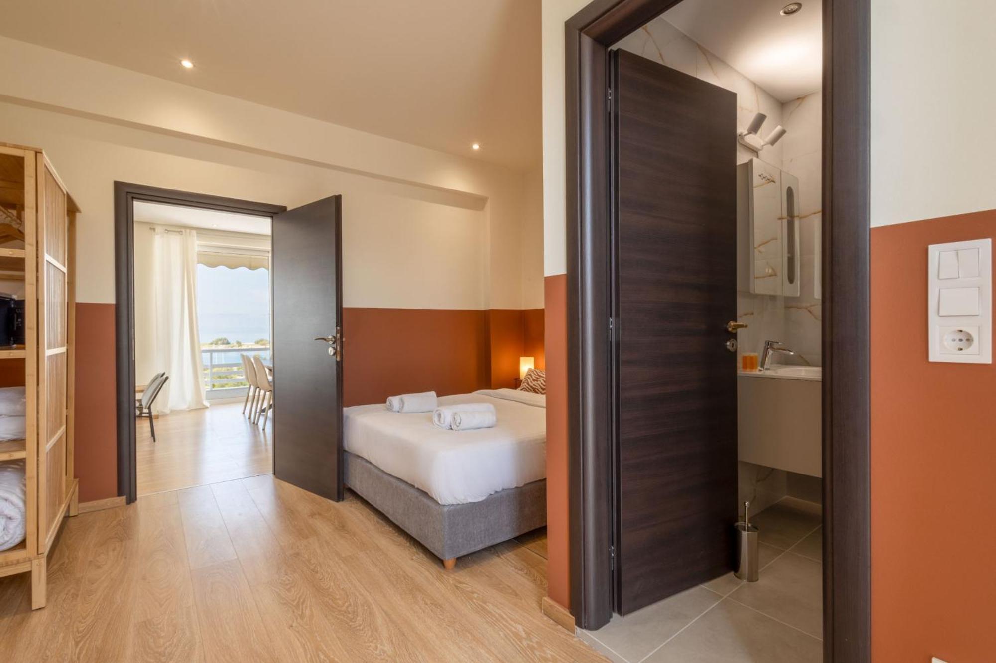 Luxurious 3-Bedroom Seaside Retreat Fully Renovated In 2025 Αθήνα Εξωτερικό φωτογραφία